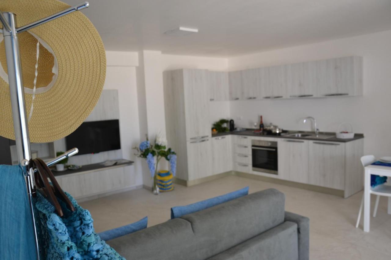 Il Crepuscolo Apartment - Villaggio Di Mary 로코로톤도 외부 사진