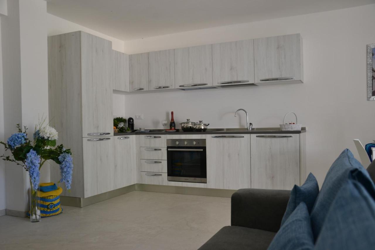 Il Crepuscolo Apartment - Villaggio Di Mary 로코로톤도 외부 사진